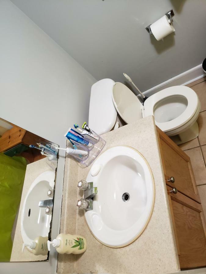 Private Room In Downtown הליפקס מראה חיצוני תמונה