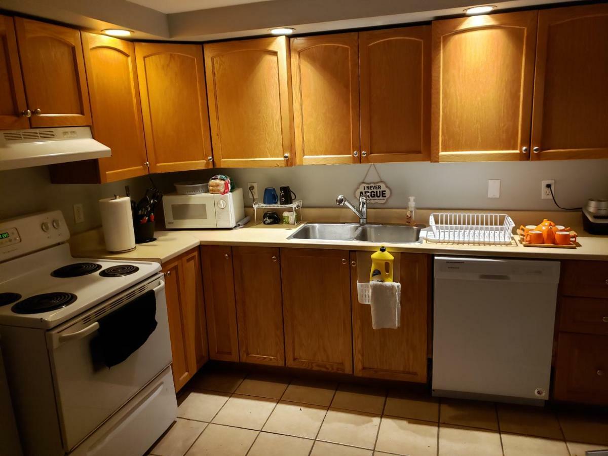 Private Room In Downtown הליפקס מראה חיצוני תמונה