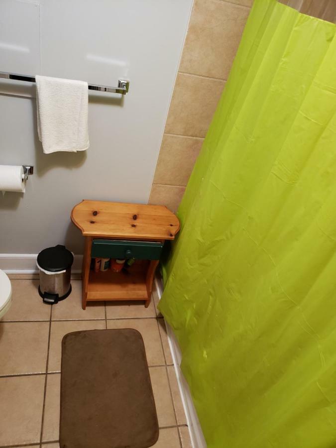 Private Room In Downtown הליפקס מראה חיצוני תמונה